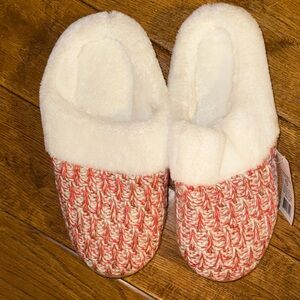 Cozy Women's Slippers in Cream and Pink